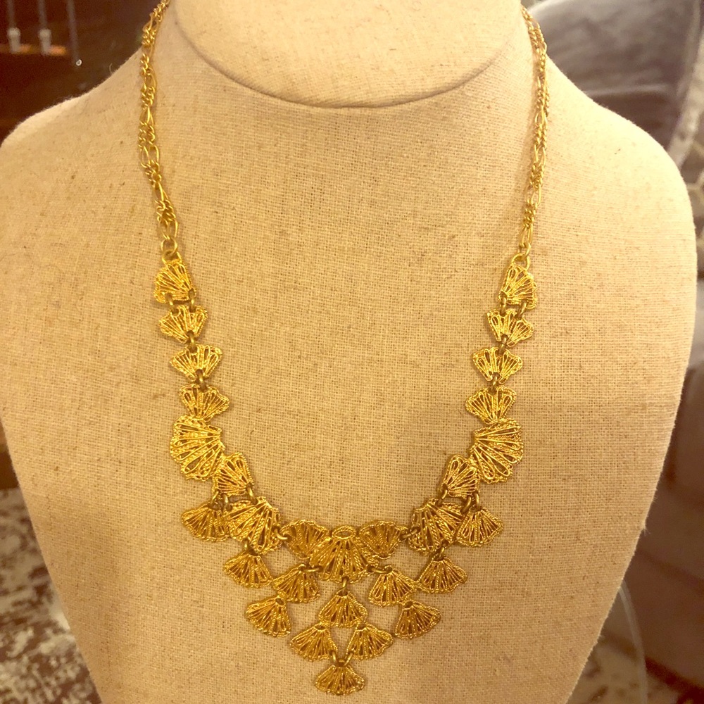 Stella & Dot gold filigree necklace